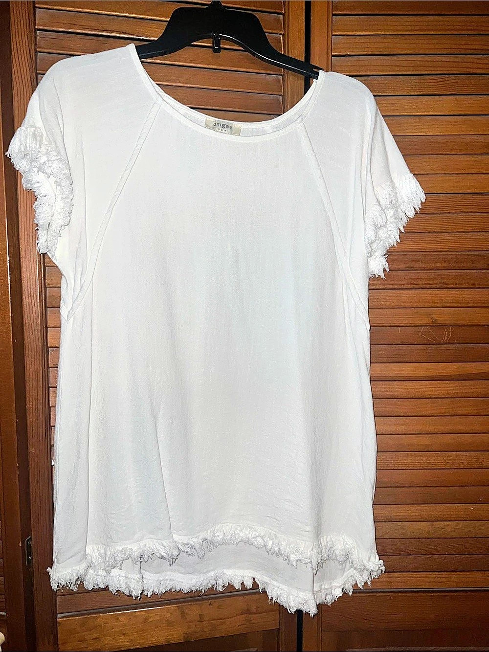 Umgee Fringe Hem Short Sleeve Tunic Size Small